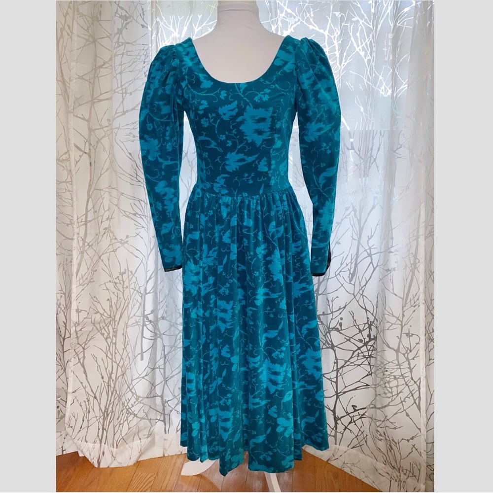 VINTAGE LAURA ASHLEY BLUE TEAL FLORAL PRINT VELVET PUFFY LONG SLEEVE MAXI DRESS - Picture 7 of 10